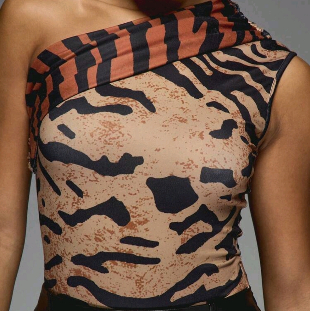 Zebra Print Asymmetric One Shoulder Top - Picture 3 of 4